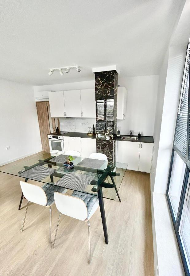 וארנה Smart Apartment Mir מראה חיצוני תמונה