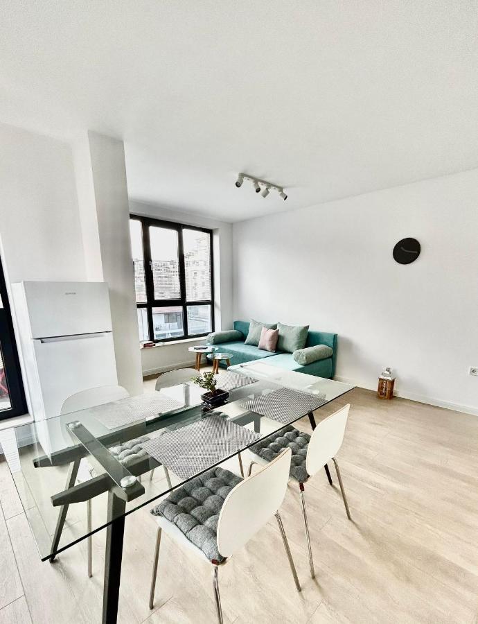 וארנה Smart Apartment Mir מראה חיצוני תמונה