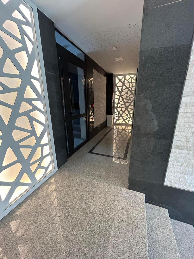 וארנה Smart Apartment Mir מראה חיצוני תמונה